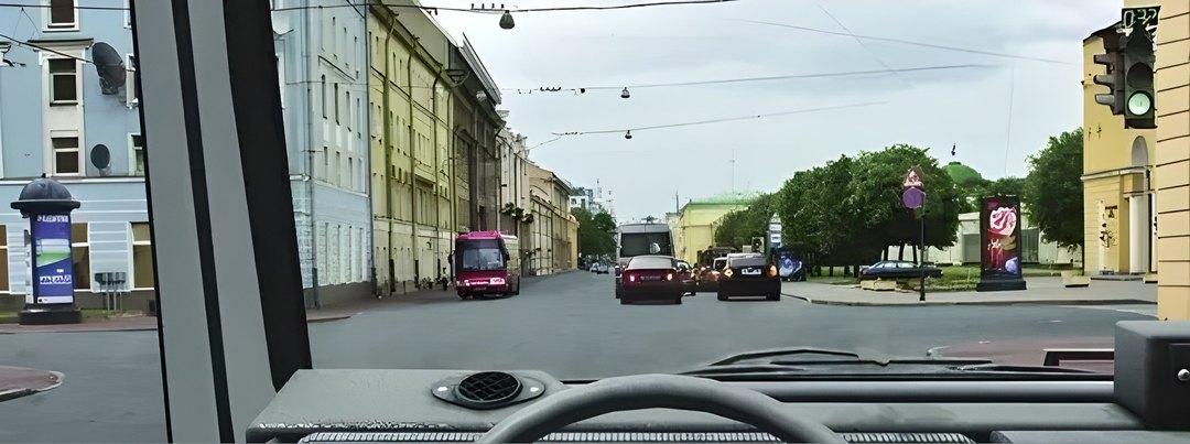 Разрешено ли Вам выехать на перекрёсток, за которым образовался затор: