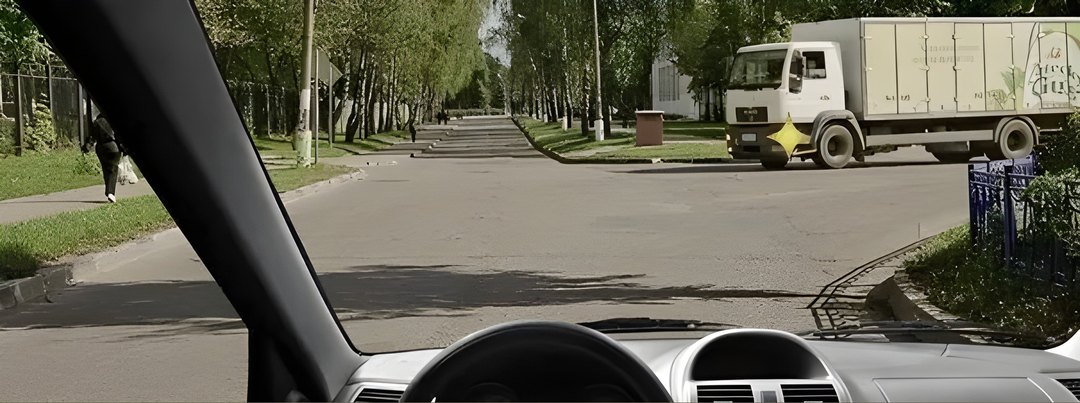 Вы должны уступить дорогу грузовому автомобилю: