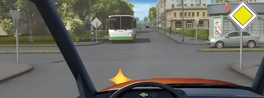 При повороте налево Вы: