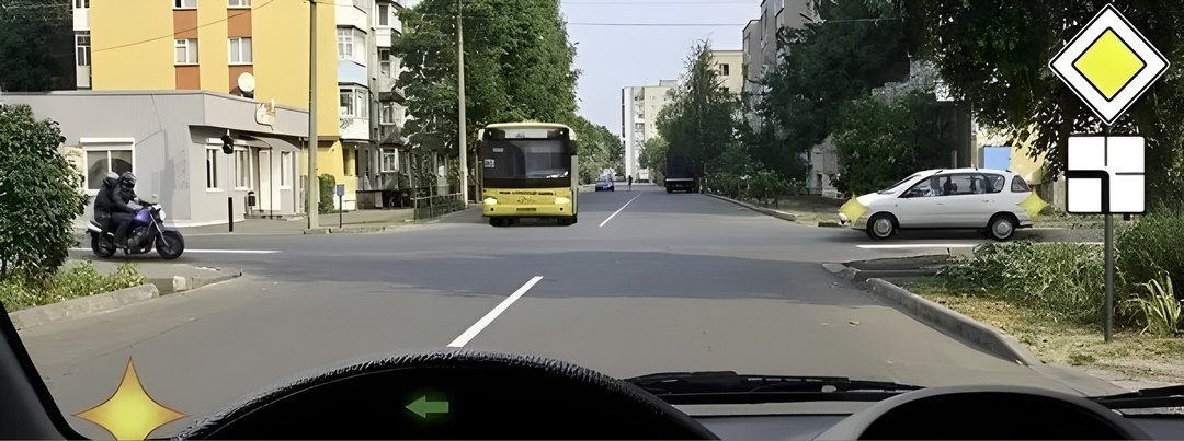 Вы намерены повернуть налево. Кому Вы обязаны уступить дорогу?