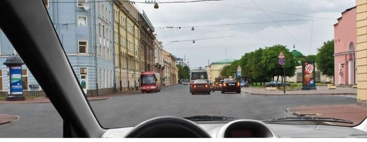 Разрешено ли Вам выехать на перекрёсток, за которым образовался затор?