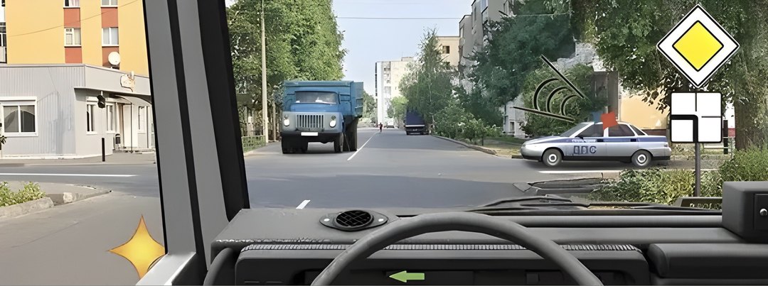 Кому Вы обязаны уступить дорогу при повороте налево?