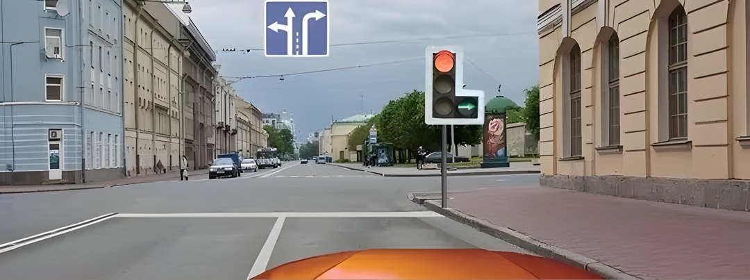 Вы намеревались проехать перекрёсток в прямом направлении. Как следует поступить, если Вы не успели заранее пе…