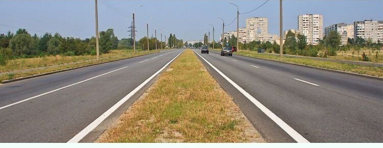 Сколько полос для движения имеет данная дорога?