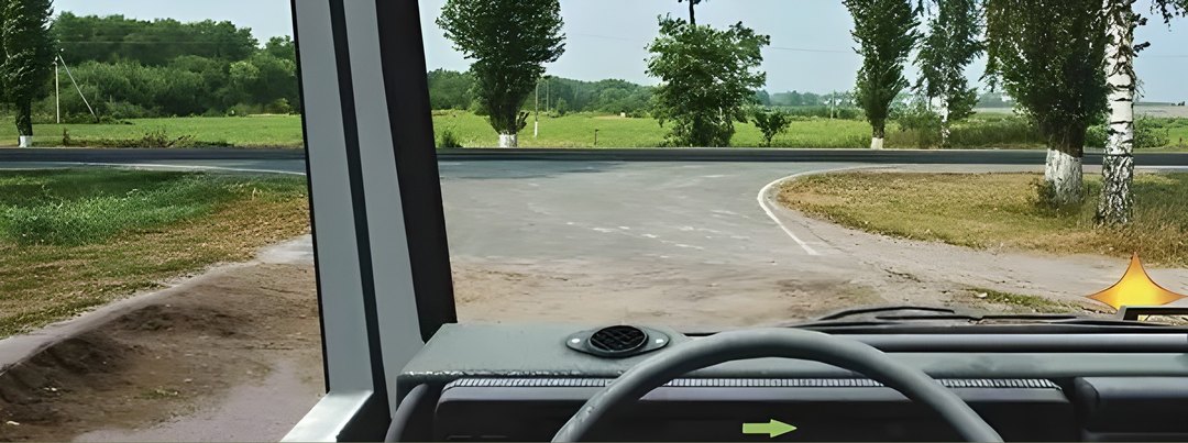 Выезжая с грунтовой дороги на перекрёсток, Вы попадаете: