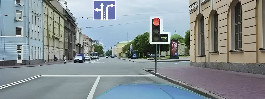 Вы намеревались проехать перекрёсток в прямом направлении. Как следует поступить, если Вы не успели заранее пе…